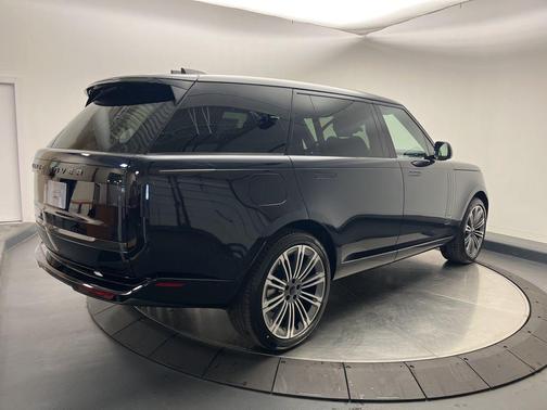 2026 Land Rover Range Rover SE