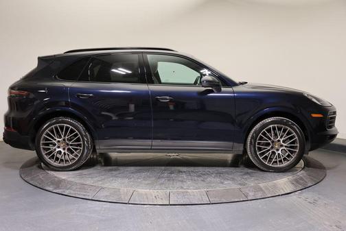 2023 Porsche Cayenne Platinum Edition