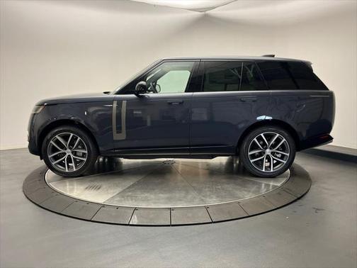 2025 Land Rover Range Rover P550e SE