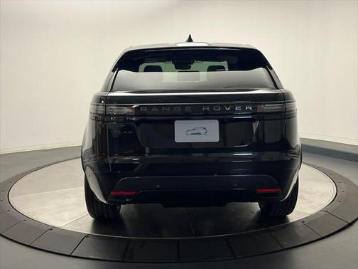 2026 Land Rover Range Rover Velar P250 SE R-Dynamic