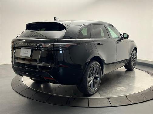 2026 Land Rover Range Rover Velar P250 SE R-Dynamic