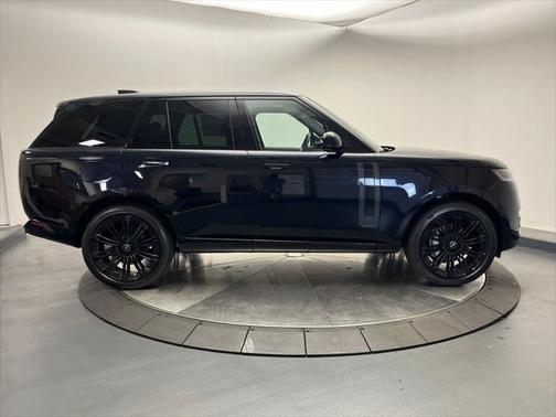 2025 Land Rover Range Rover P400 SE