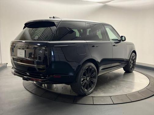 2025 Land Rover Range Rover P400 SE