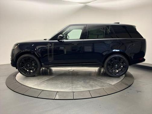 2025 Land Rover Range Rover P400 SE