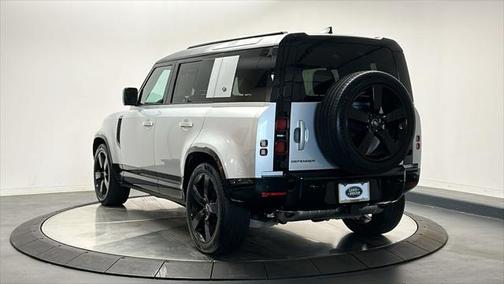 2024 Land Rover Defender 110 P400 X-Dynamic SE
