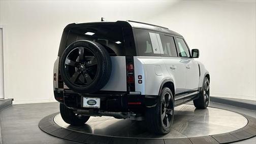 2024 Land Rover Defender 110 P400 X-Dynamic SE