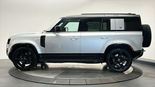 2024 Land Rover Defender 110 P400 X-Dynamic SE