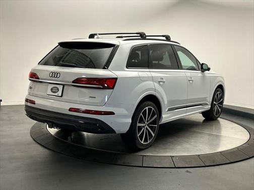 2021 Audi Q7 55 Premium Plus