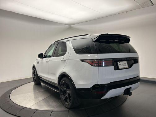 2025 Land Rover Discovery P360 Dynamic SE