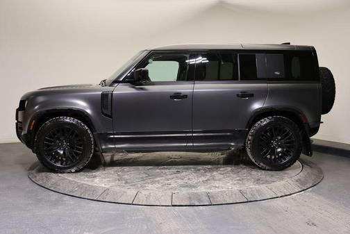 2023 Land Rover Defender 110 V8