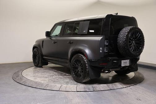 2023 Land Rover Defender 110 V8