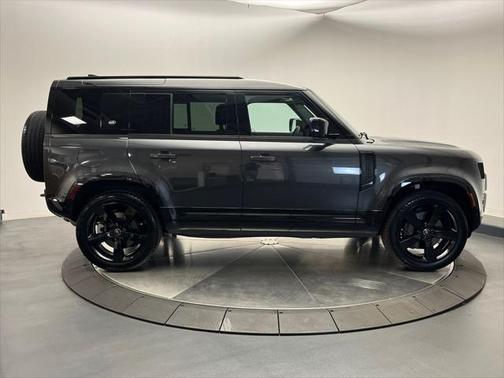 2023 Land Rover Defender 110 X-Dynamic SE
