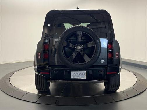 2023 Land Rover Defender 110 X-Dynamic SE