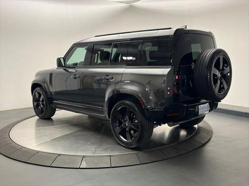 2023 Land Rover Defender 110 X-Dynamic SE