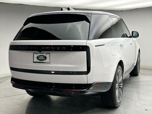 2025 Land Rover Range Rover P400 SE