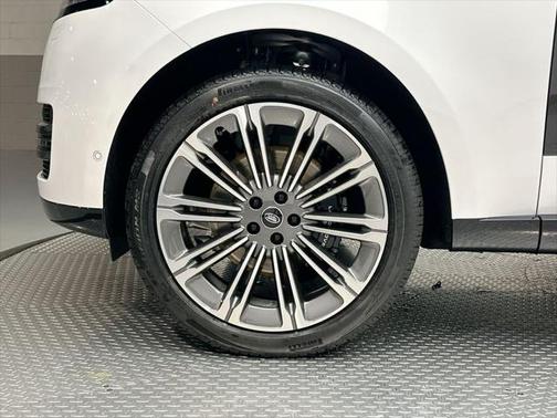 2025 Land Rover Range Rover P400 SE