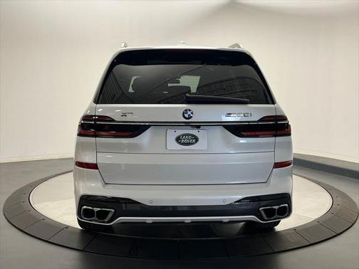 2024 BMW X7 M60i