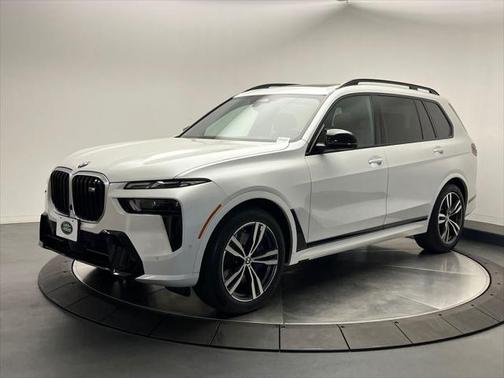 2024 BMW X7 M60i