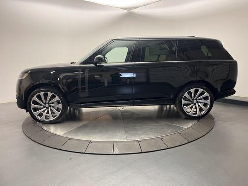 2025 Land Rover Range Rover P530 SE 7 Seat