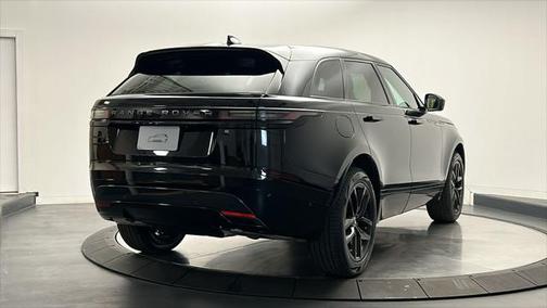 2026 Land Rover Range Rover Velar P250 SE R-Dynamic