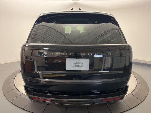 2025 Land Rover Range Rover P530 SE 7 Seat