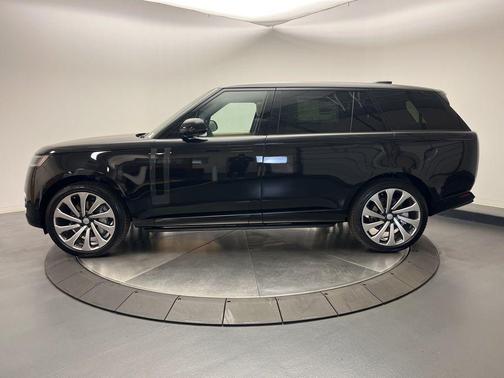 2025 Land Rover Range Rover P530 SE 7 Seat