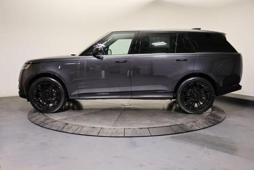 2026 Land Rover Range Rover P400 SE 7 Seat