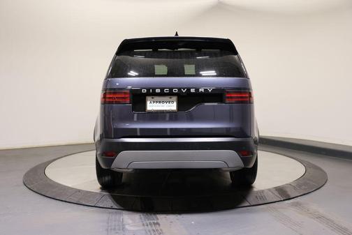 2025 Land Rover Discovery P300 S