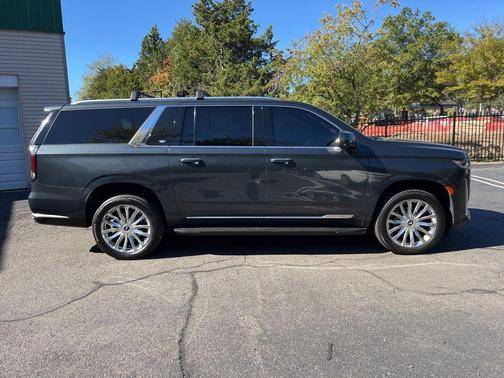 2022 Cadillac Escalade ESV Premium Luxury