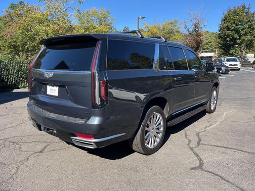 2022 Cadillac Escalade ESV Premium Luxury