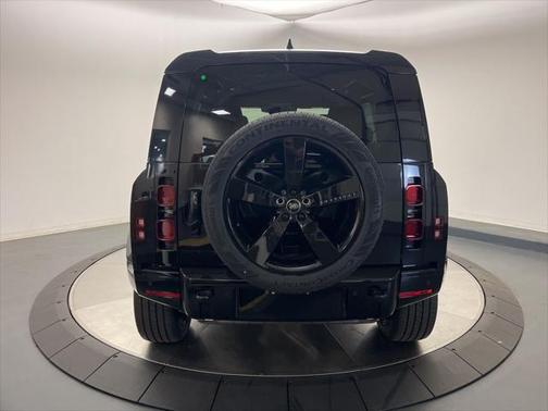 2025 Land Rover Defender 110 P400 X-Dynamic SE