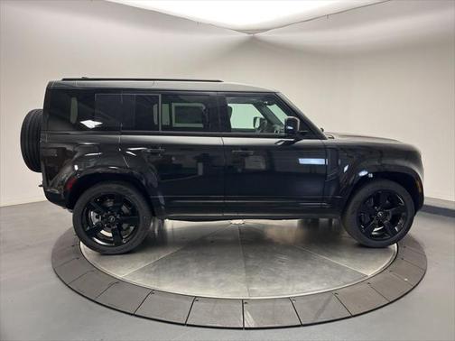 2025 Land Rover Defender 110 P400 X-Dynamic SE