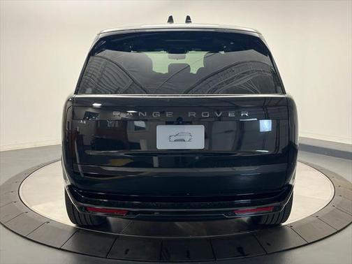 2025 Land Rover Range Rover P550e SE