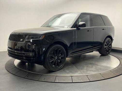 2025 Land Rover Range Rover P550e SE