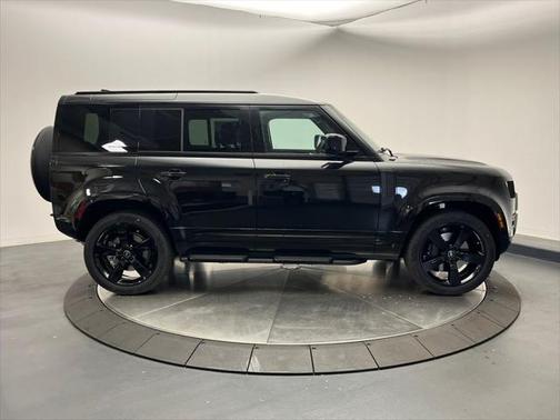2025 Land Rover Defender 110 P400 X-Dynamic SE