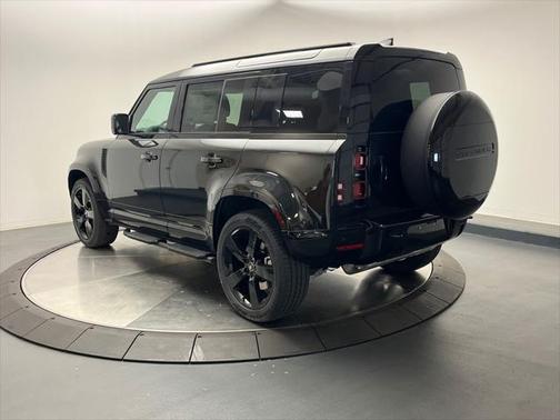 2025 Land Rover Defender 110 P400 X-Dynamic SE