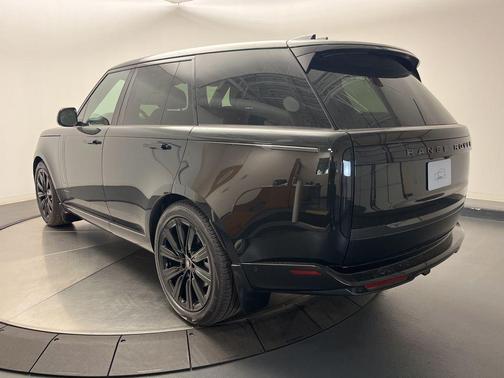 2025 Land Rover Range Rover P400 SE