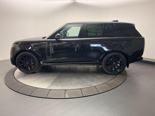 2025 Land Rover Range Rover P400 SE
