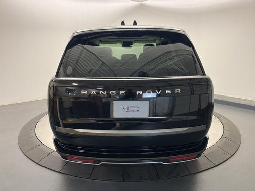 2025 Land Rover Range Rover P400 SE