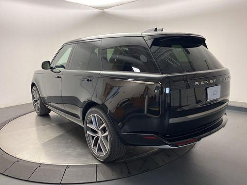 2025 Land Rover Range Rover P400 SE