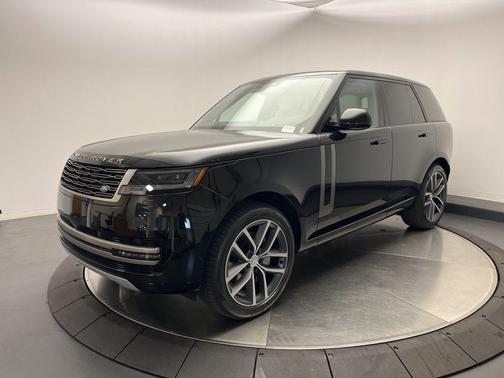 2025 Land Rover Range Rover P400 SE