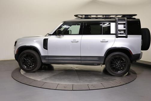 Hakuba Silver Metallic 2022 Land Rover Defender 110 S