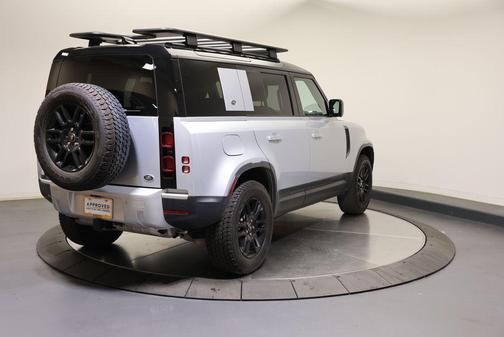 Hakuba Silver Metallic 2022 Land Rover Defender 110 S