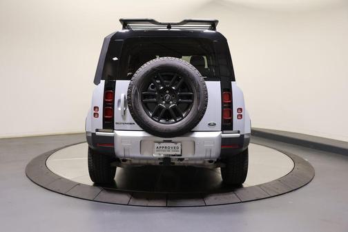 Hakuba Silver Metallic 2022 Land Rover Defender 110 S