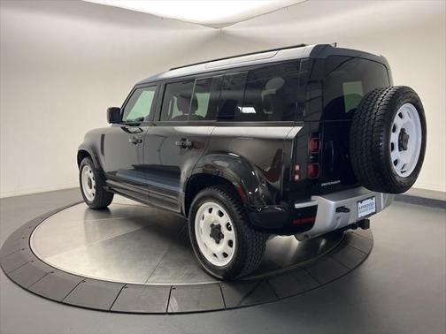 2025 Land Rover Defender 110 P300