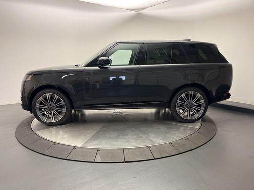 2025 Land Rover Range Rover P400 SE