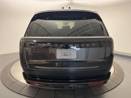 2025 Land Rover Range Rover P400 SE