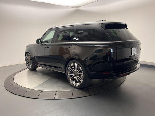 2023 Land Rover Range Rover P530 SE