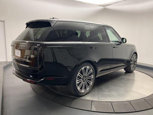 2023 Land Rover Range Rover P530 SE