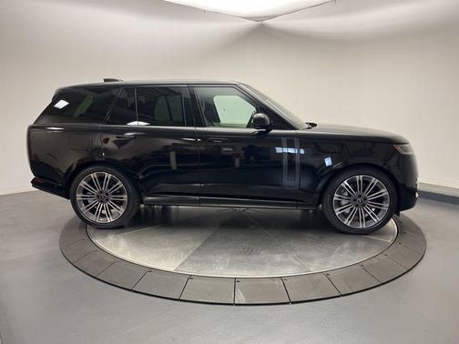 2023 Land Rover Range Rover P530 SE